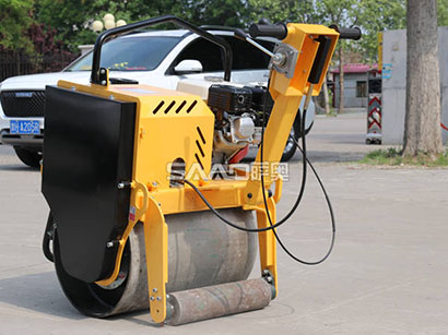 正確合理的使用小型手扶壓路機(jī)，會讓你收入增加