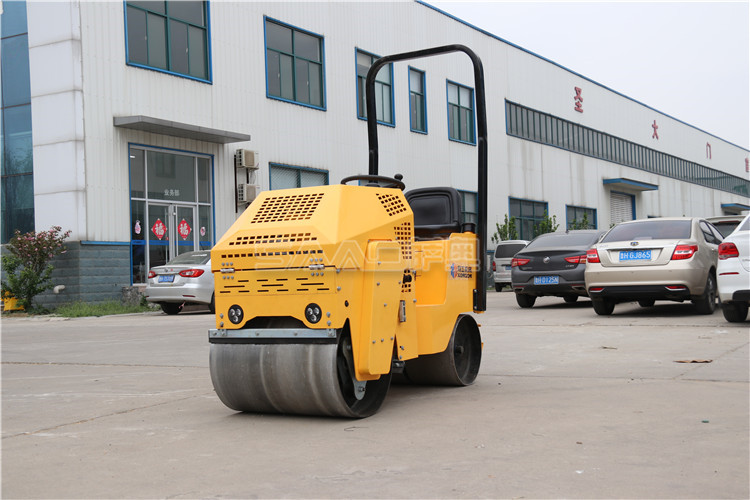 磨合期對(duì)小型壓路機(jī)的重要性，要重視起來(lái)